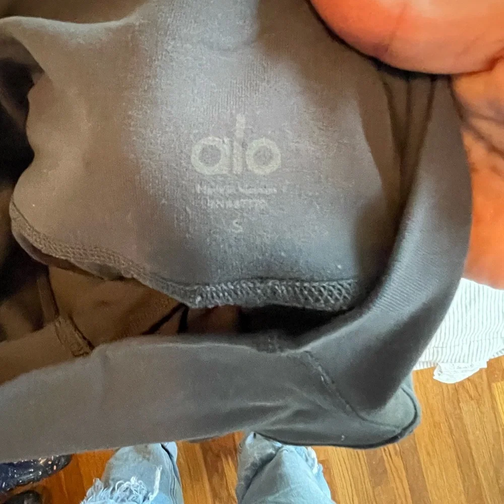 Alo yoga leggings for yoga size small barely worn - Picture 3 of 3